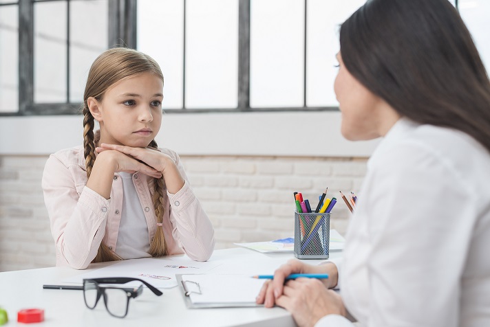 Pomoc psychologiczna dla dziecka z nowotworem – gdzie szukać pomocy?